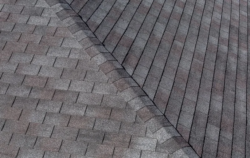 How to Choose the Right Contractor for Your Alberta Roof Replacement